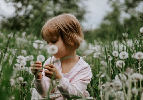 Was ist der Unterschied zwischen allergischer und nichtallergischer Rhinitis und wie hängt sie mit Asthma zusammen?